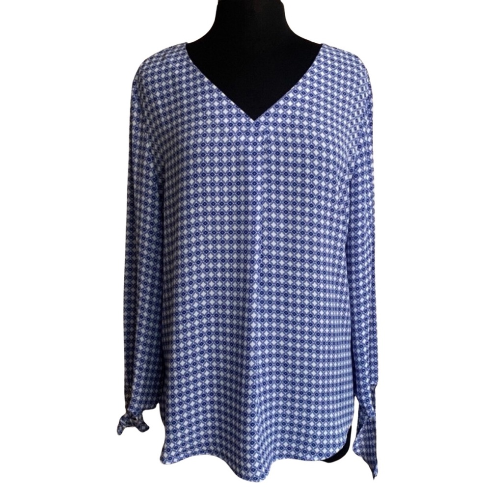 COMO BLU Blouse Size XL Blue Long Sleeves V-Neck Top